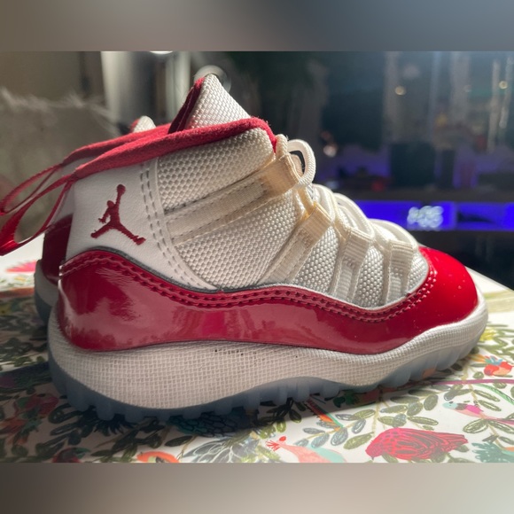 Toddler Jordan 11 - Picture 12 of 16